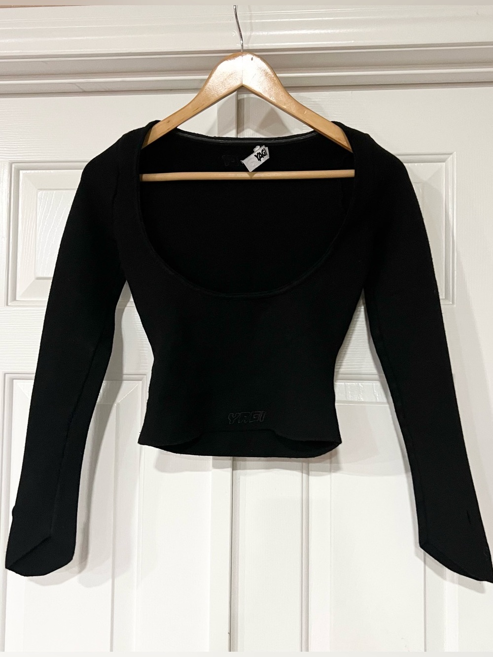 YAGI | Scoop Neck Long Sleeve Top